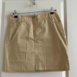 ❌SOLD❌ Isaac Mizrahi Women's Size 6 Casual Skirt ( never worn )